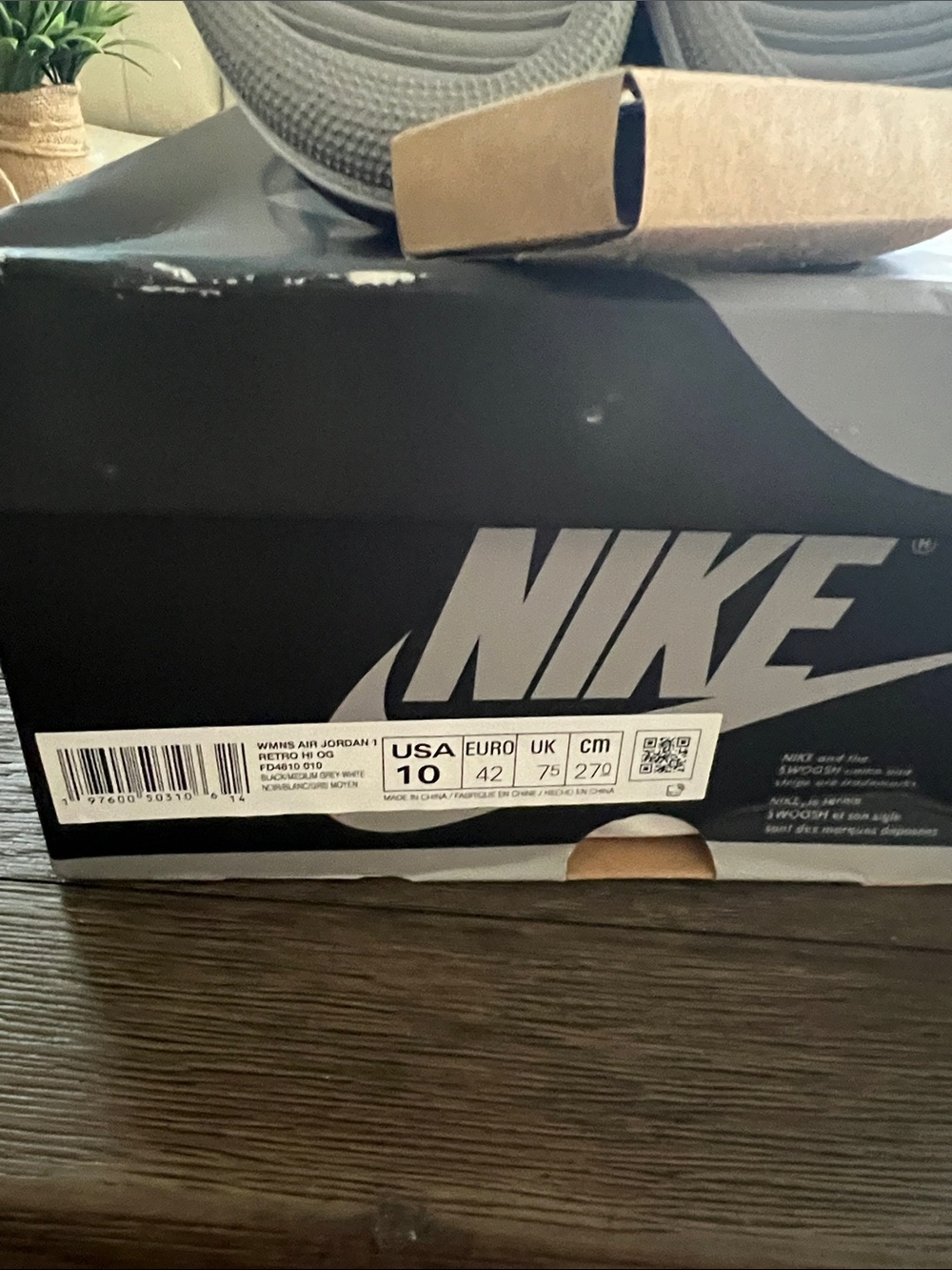 Nike Air Jordan 1 Mid Men's 8.5 (Womens Sz 10) Sneakers - Black & Silver - Picture 7 of 7